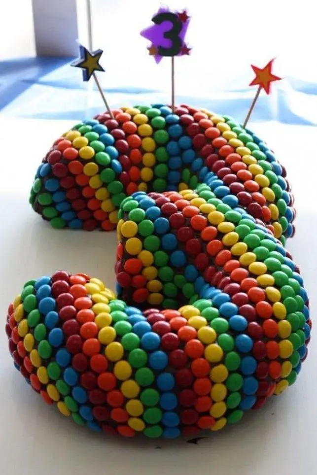 3 shaped birthday cake