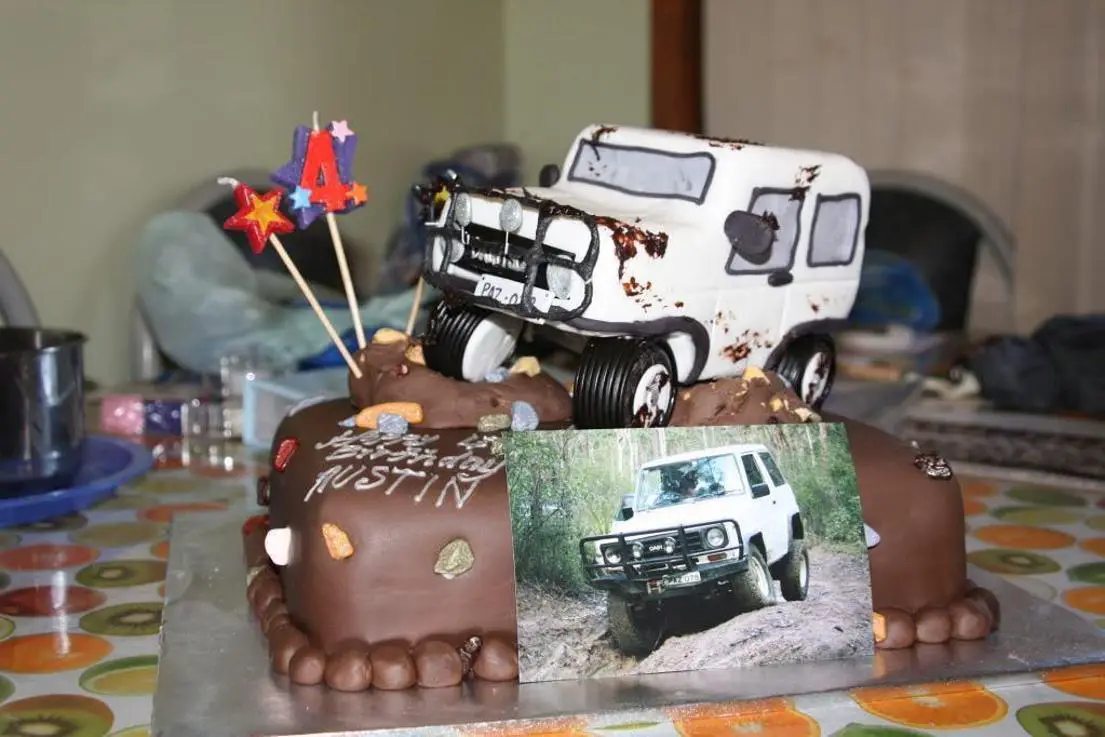 4wd birthday cake