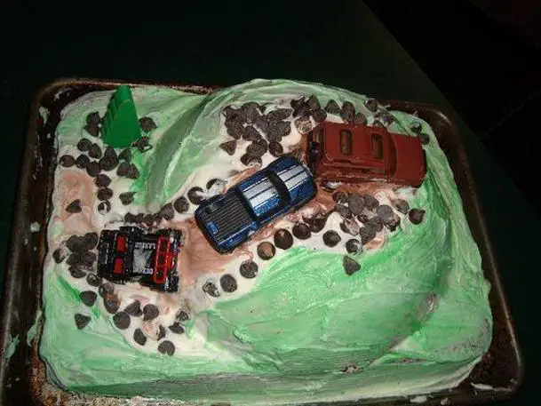 4wd birthday cake