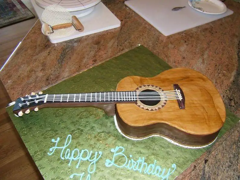 acoustic guitar birthday cake