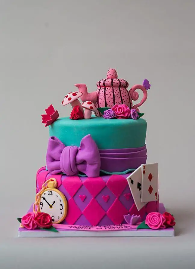 alice and wonderland birthday cakes