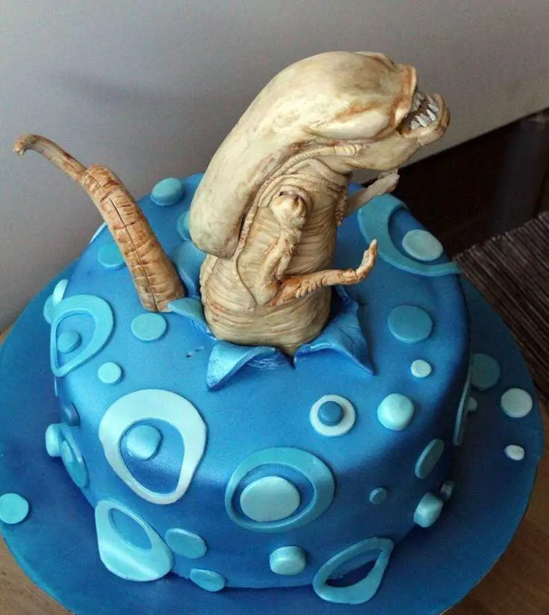 alien birthday cake