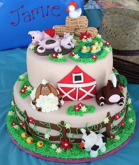 animal farm birthday cake