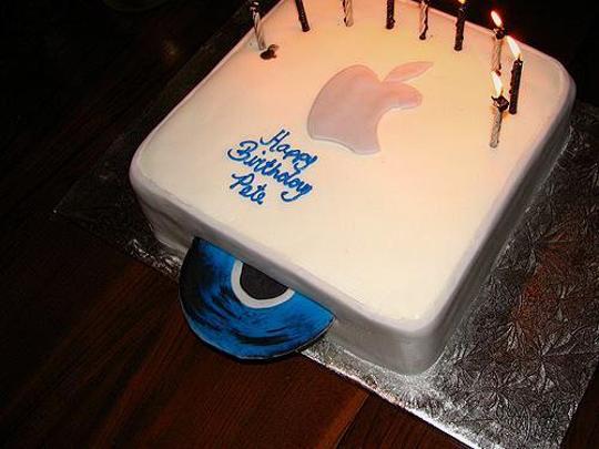 apple birthday cake
