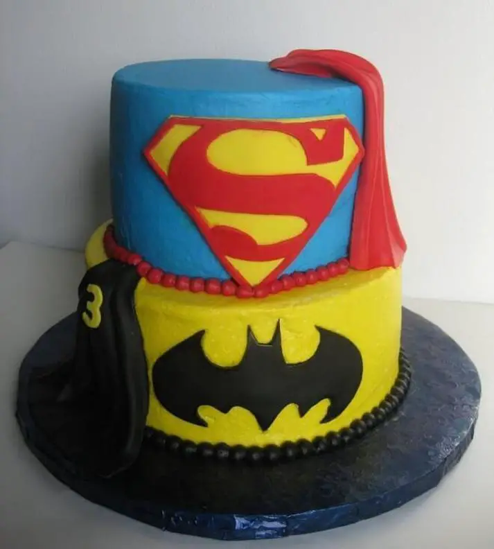 batman and superman birthday cakes