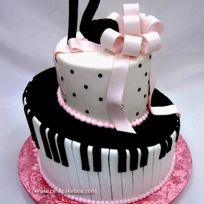 birthday cake for music lovers