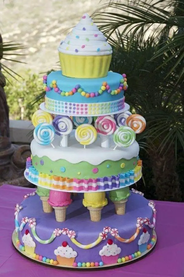 birthday cake with lollipops