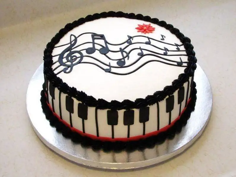 birthday cakes for musicians