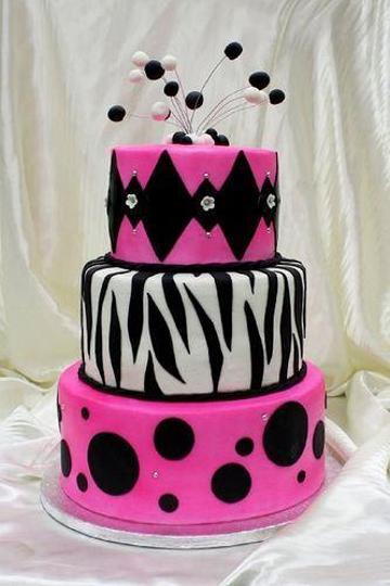 black and pink birthday cakes