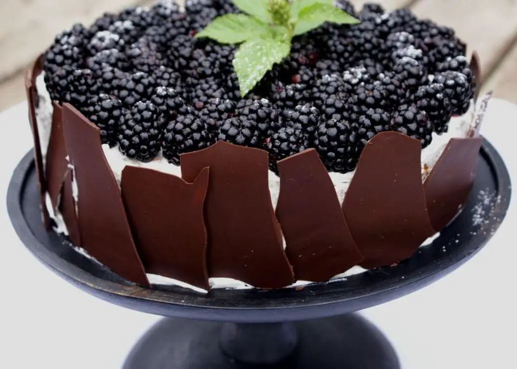 blackberry birthday cake