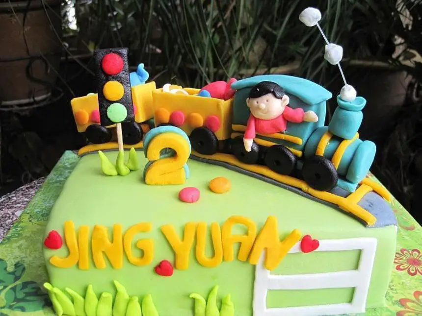 choo choo train birthday cake
