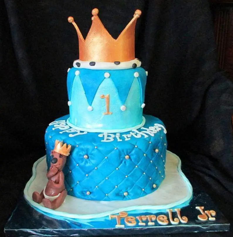 crown birthday cakes for boys