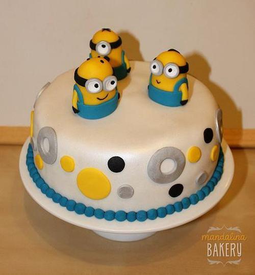 despicable me minion birthday cake