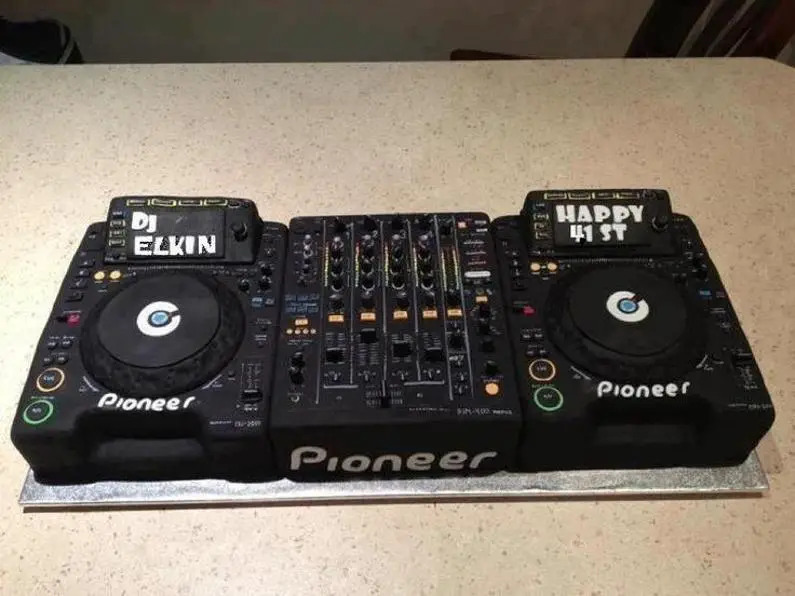dj birthday cakes