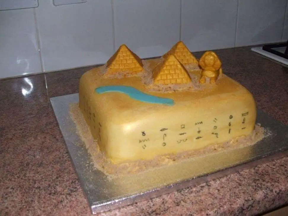 egyptian themed birthday cake