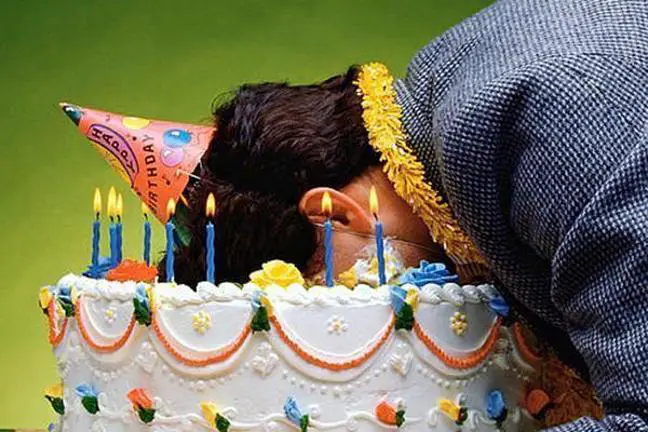 face birthday cake