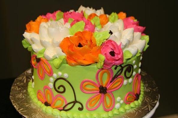female birthday cakes with flowers