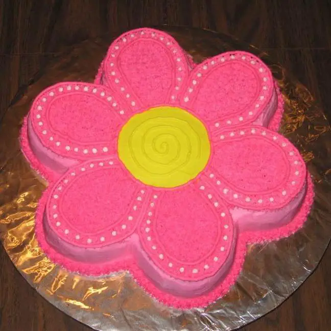 flower shaped birthday cake