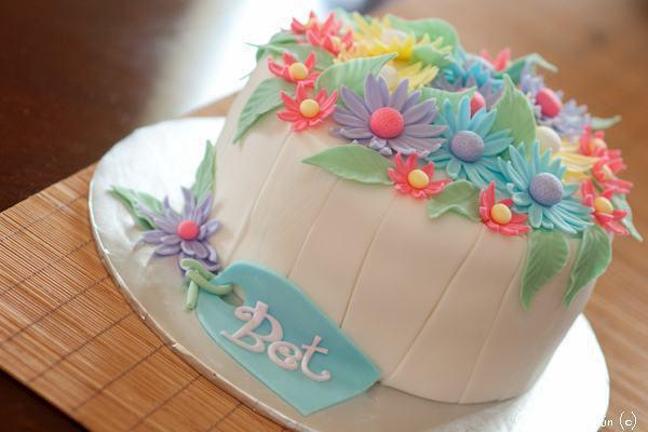 flower themed birthday cakes