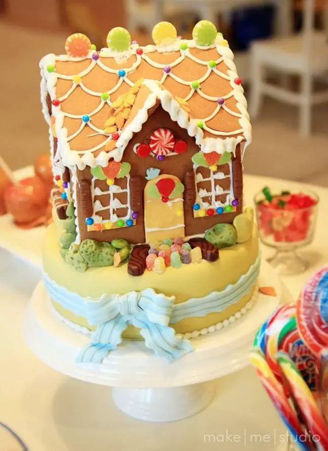 gingerbread house birthday cake