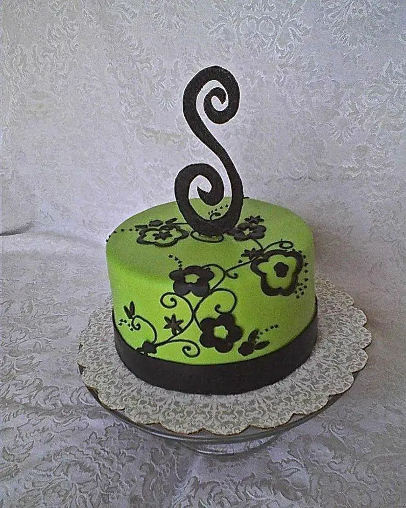 green and black birthday cakes