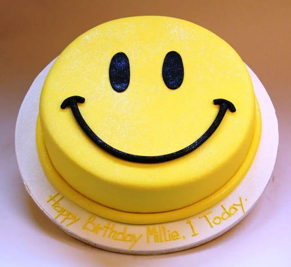 happy face birthday cake