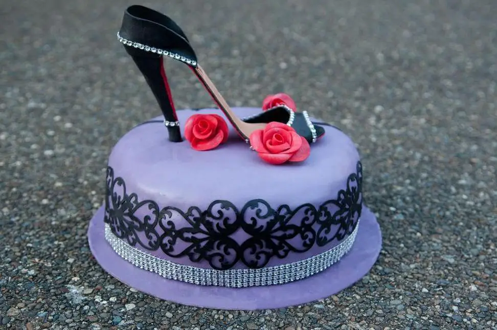high heel shoe birthday cake