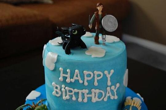 how to train your dragon birthday cakes