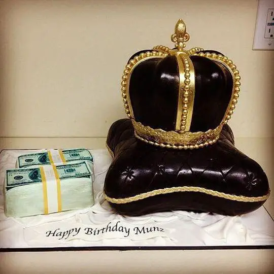 king crown birthday cakes