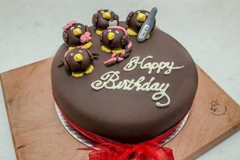 kiwi birthday cake