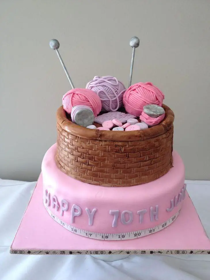 knitting birthday cake