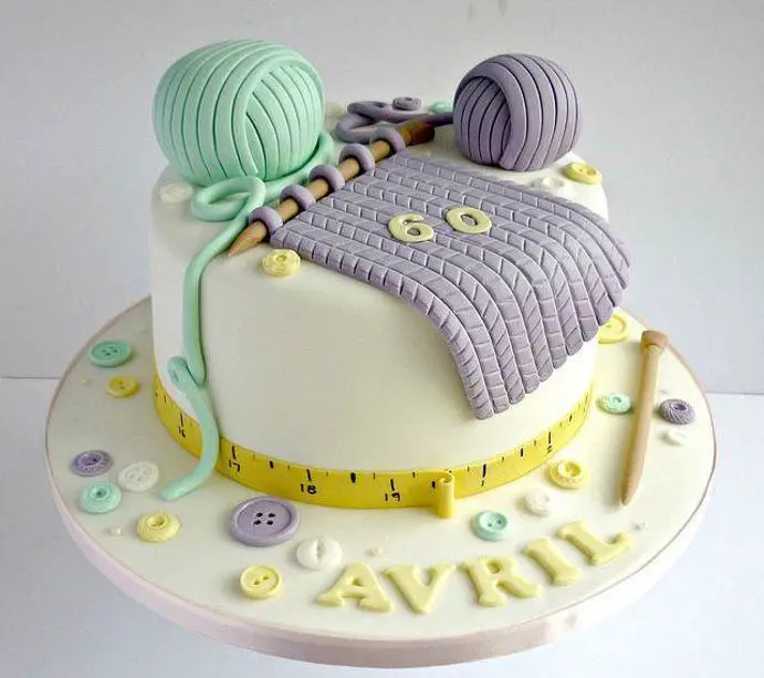 knitting birthday cake