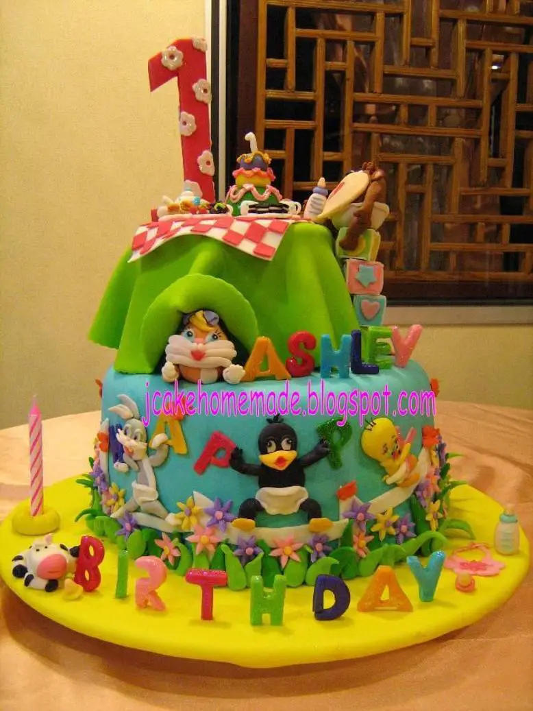 looney tunes birthday cakes