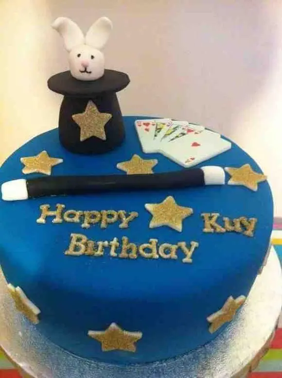 magician birthday cakes