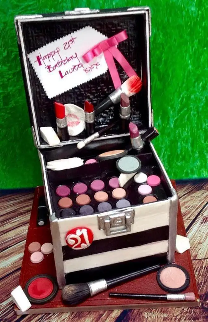 makeup case birthday cake