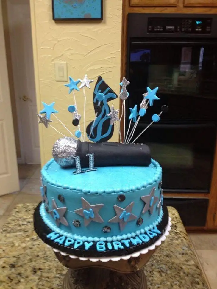 microphone birthday cake