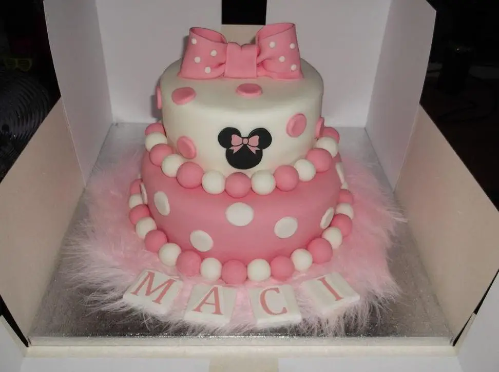 minnie mouse tier birthday cake