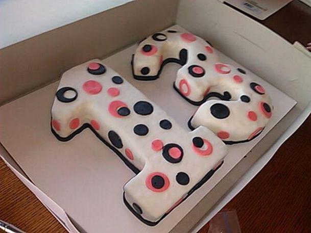 number 13 birthday cake