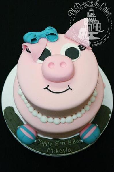 pink pig birthday cake