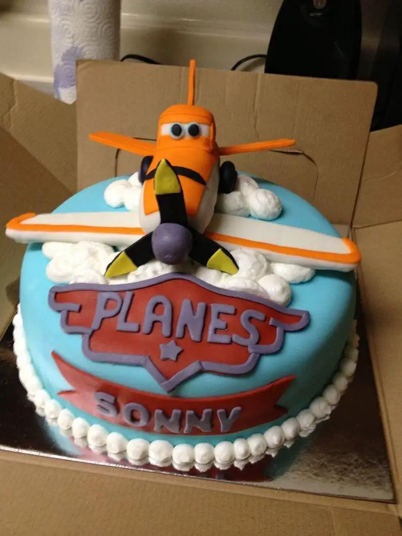 planes birthday cakes