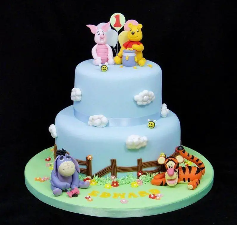 Pooh bear 1st birthday cake - TheSmartCookieCook