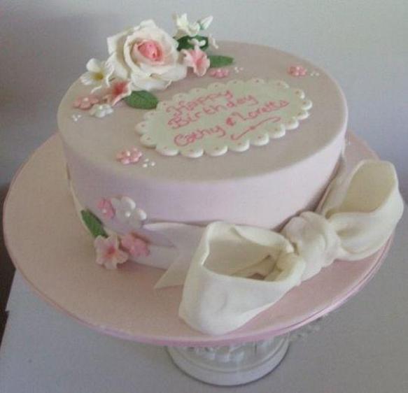 pretty birthday cakes for ladies