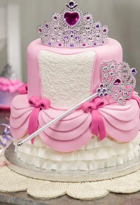 Princesses birthday cake