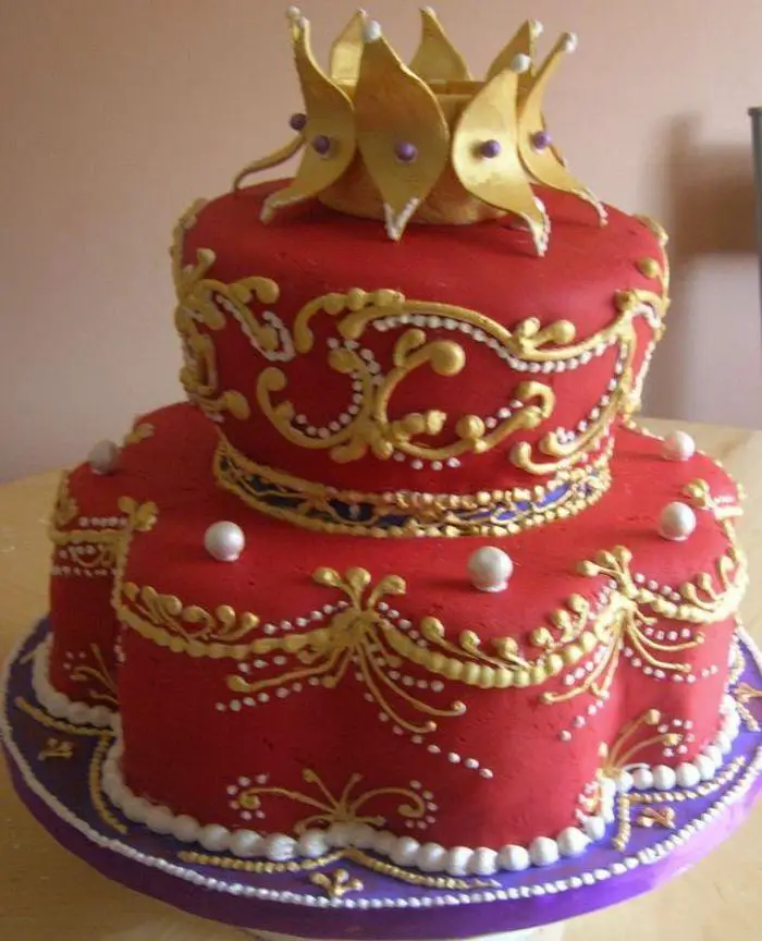 queen birthday cakes