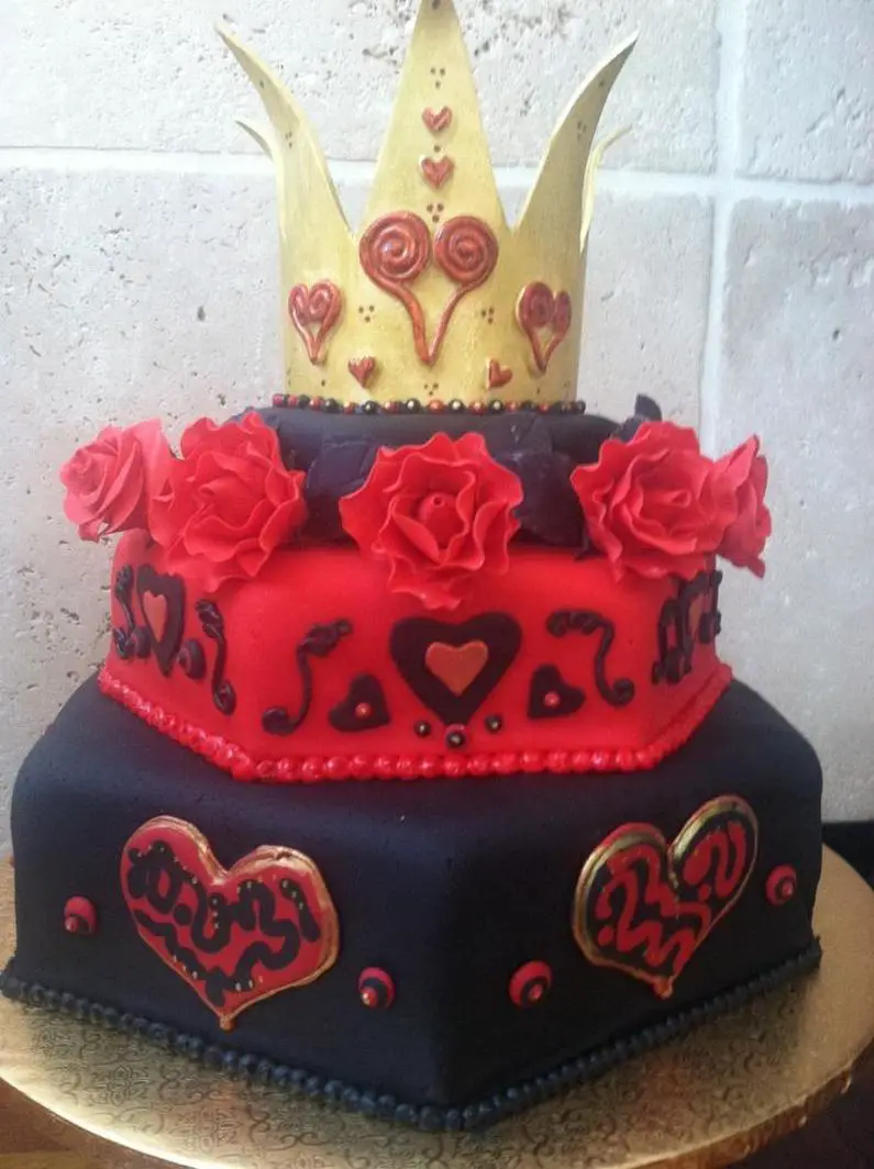 queen of hearts birthday cake