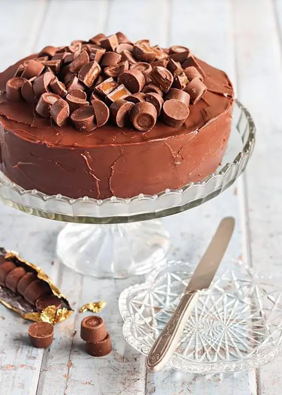 rolo birthday cake