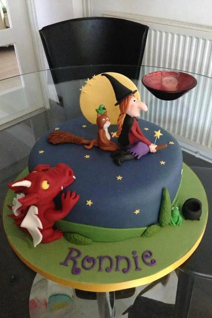 room on the broom birthday cake