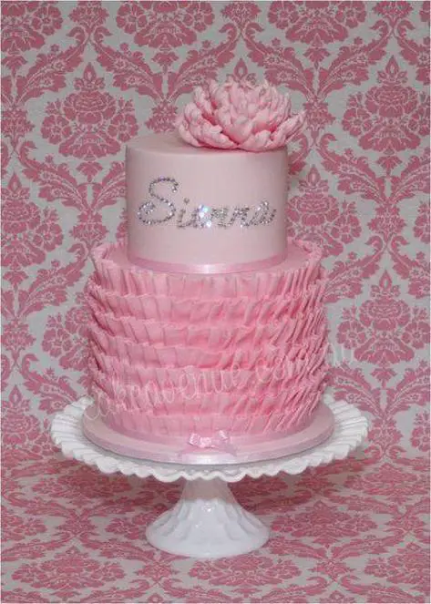ruffle birthday cakes