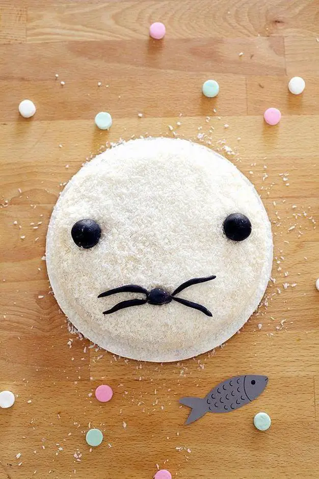 seal birthday cake