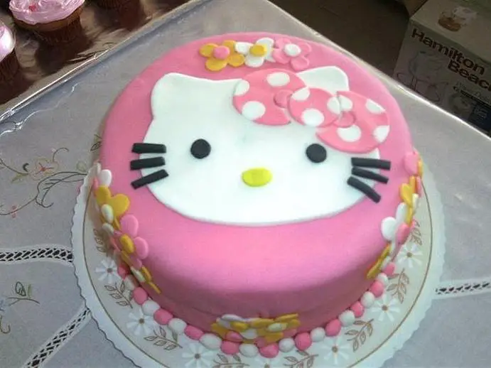 simple hello kitty birthday cakes